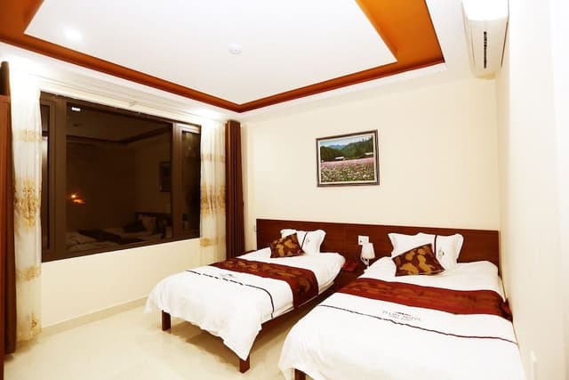 Triple Bed Room (2 Beds)