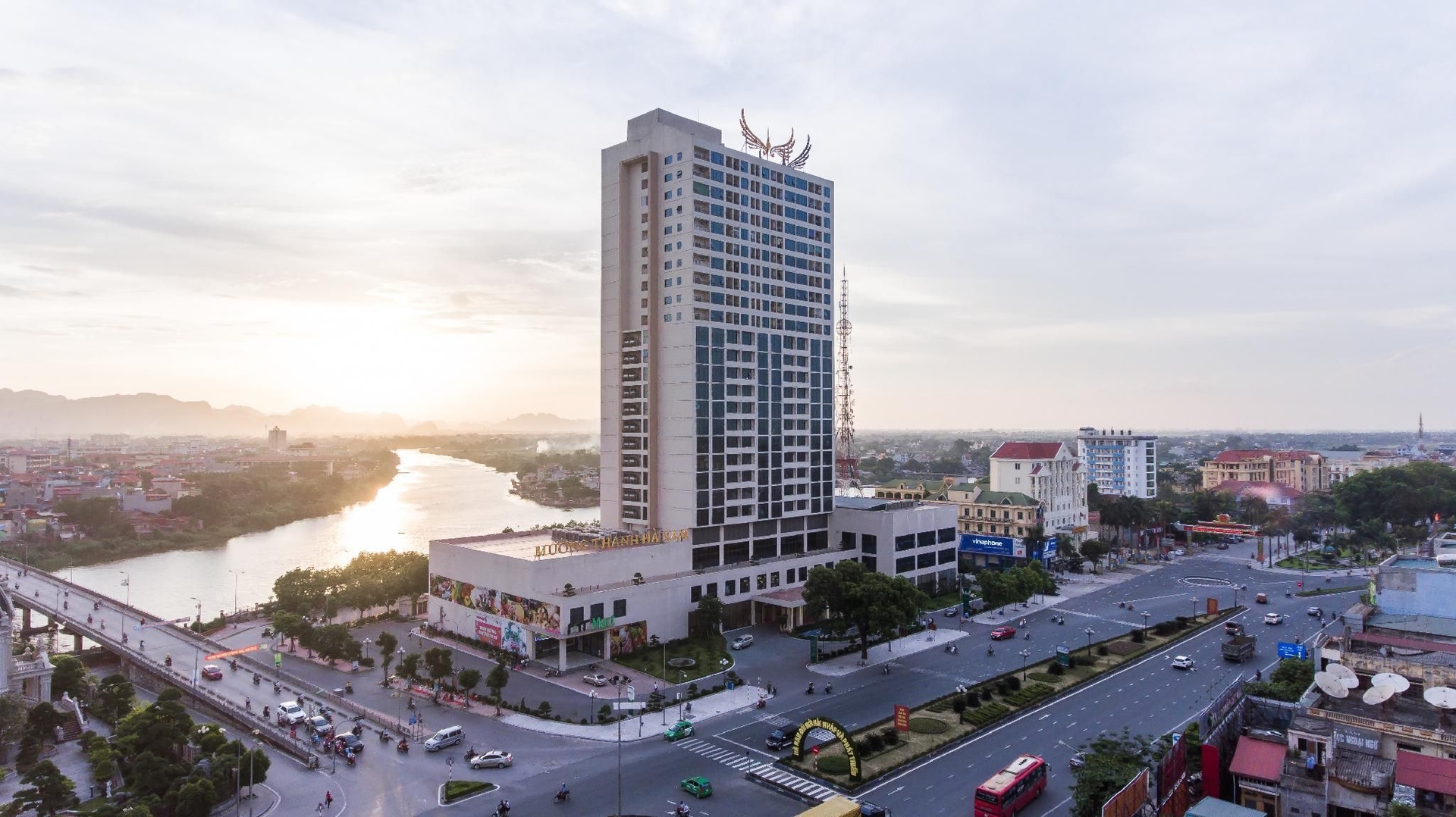 โรงแรมมวง แท็ง ลักชัวรี ฮานาม (Muong Thanh Luxury Ha Nam Hotel)0