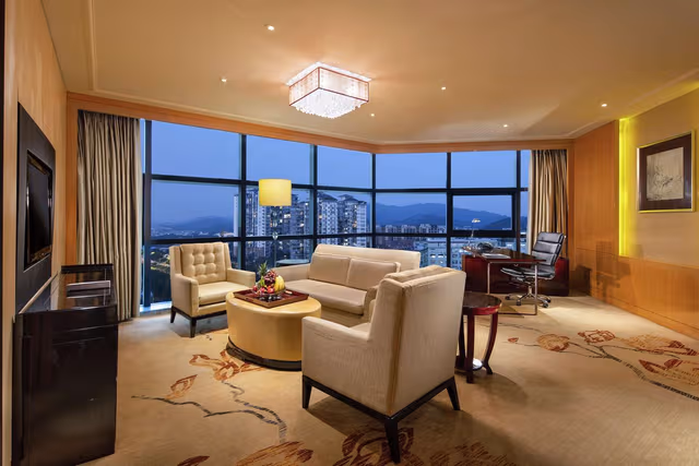 KING DELUXE SUITE