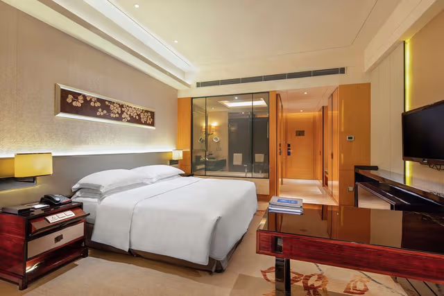 KING HILTON EXECUTIVE