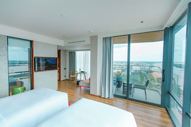 Executive Suite Twin Room, River View