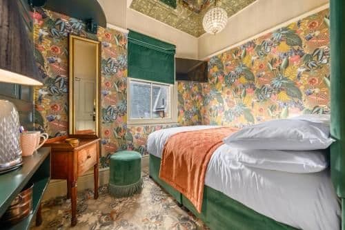 Small Queen Room