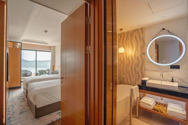 Three-bedroom Suite Oceanview