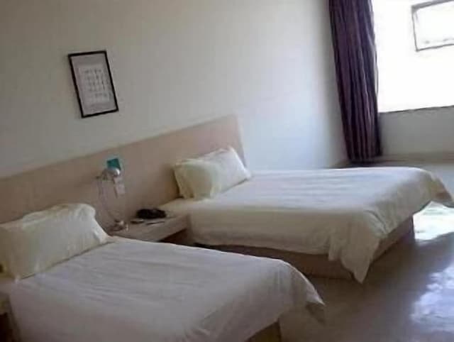 Standard room with two beds