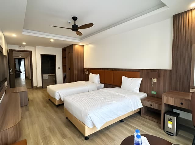 Twin Room - Check-in After 11:00 PM, Check-out Until 12:00 PM, Smoking