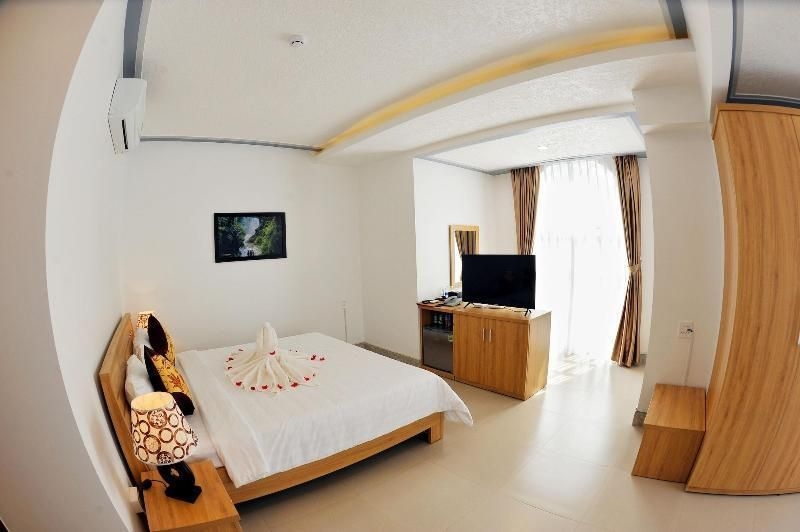 โรงแรมหรูตามเชา (Tam Chau Luxury Hotel)3
