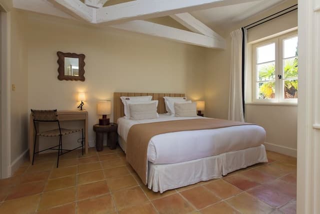 Junior Suite, 1 Queen Bed with Sofa bed