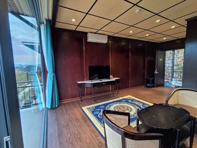 Bungalow, Balcony