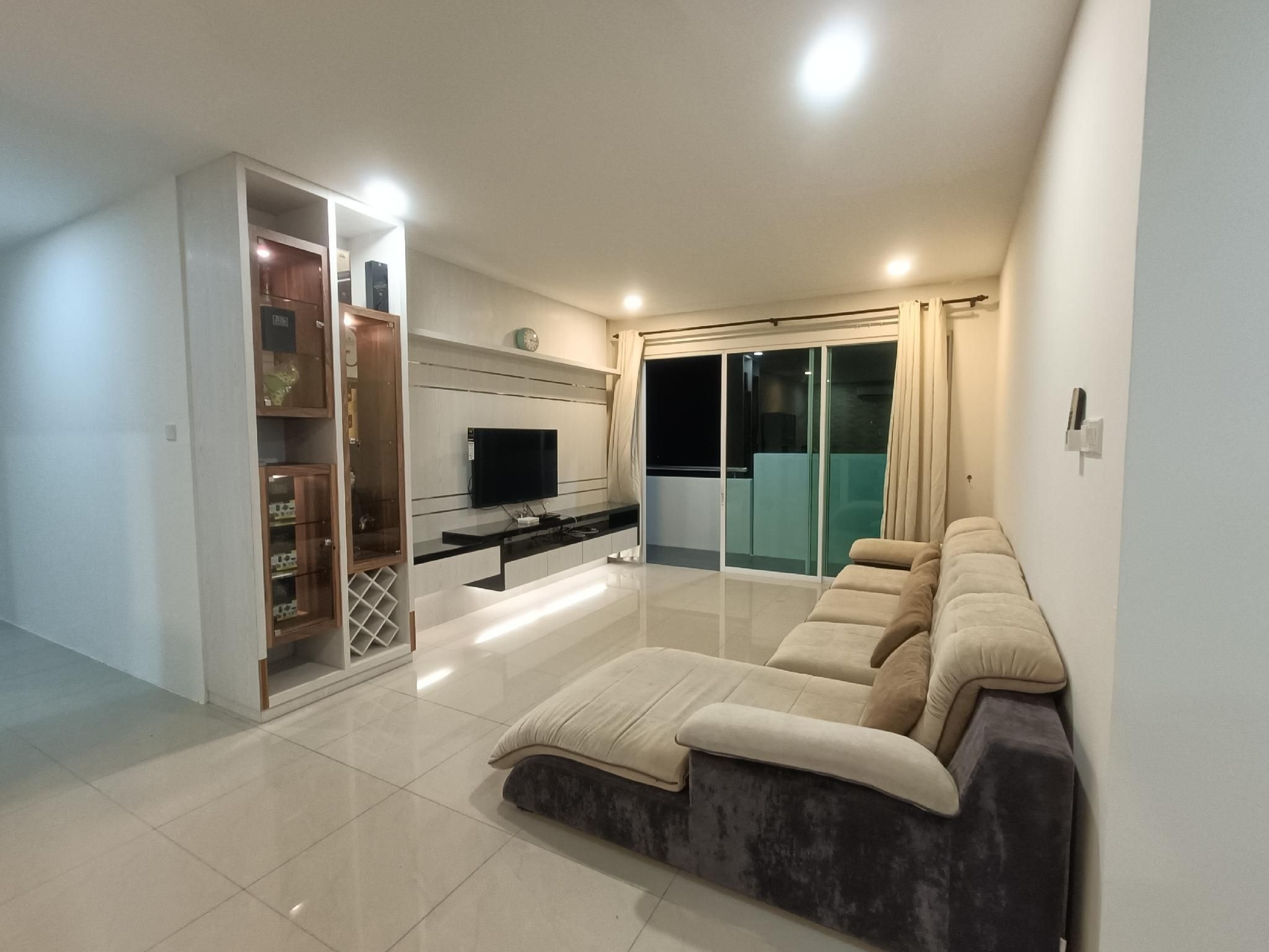 อพาร์ตเมนต์ 4 ห้องนอน 2 ห้องน้ำส่วนตัว ขนาด 2000 ตร.ม. – ศูนย์การพาณิชย์ (VI Homestay Homelite Eco Park)1