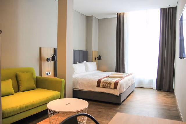 Deluxe King Suite