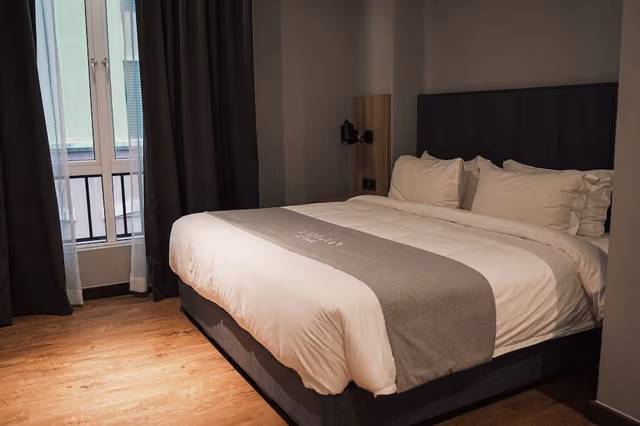 Deluxe King Suite
