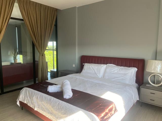 Queen Room