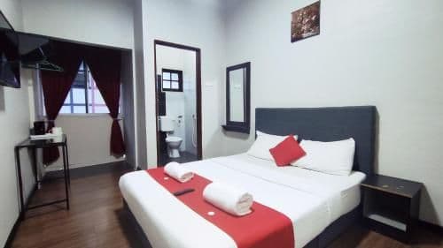 Double Room with Private Bathroom