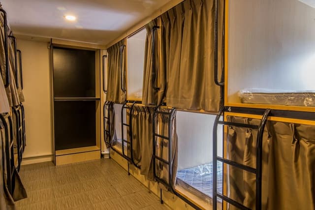 Shared Dormitory, Women only, No Windows