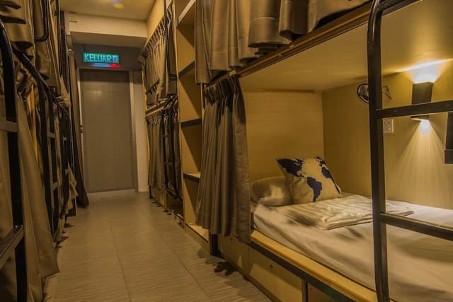 Shared Dormitory, Women only, No Windows