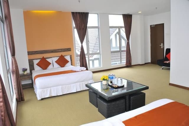 Family Five / Suite