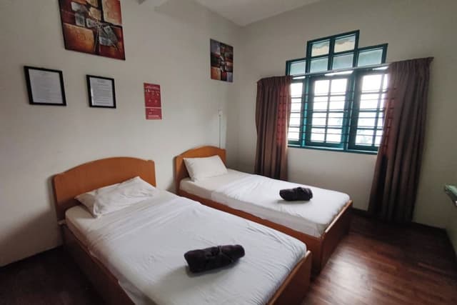 Standard Twin Room