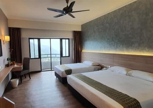 Superior Premium Triple 1 King, 1 Single (Stay & Win with Set Breakfast)