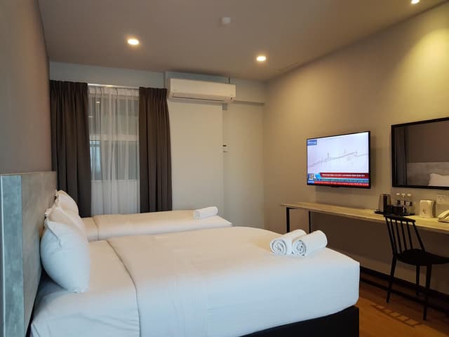 Standard Family Room without Window