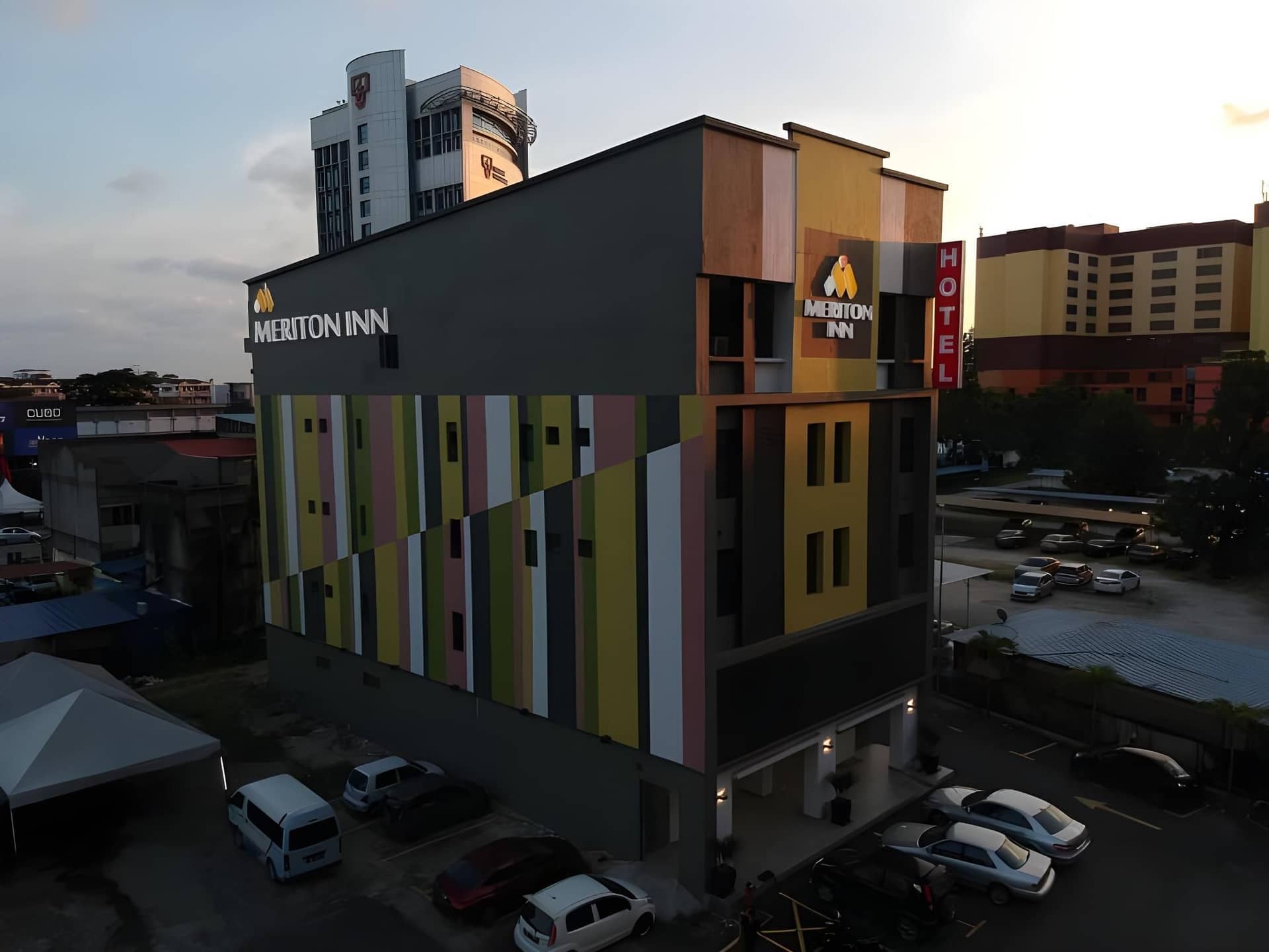 โรงแรมเมอริตัน อินน์ โรงแรมเมอริตัน อินน์