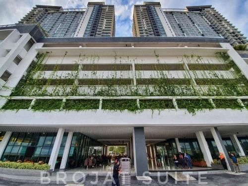 อพาร์ตเมนต์ 2 ห้องนอน 2 ห้องน้ำส่วนตัว ขนาด 855 ตร.ม. – เตลุก เจมเปดัก (Brojat Suite Family City View @ Imperium Residence)0
