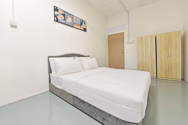 Triple Room, Shared Bathroom