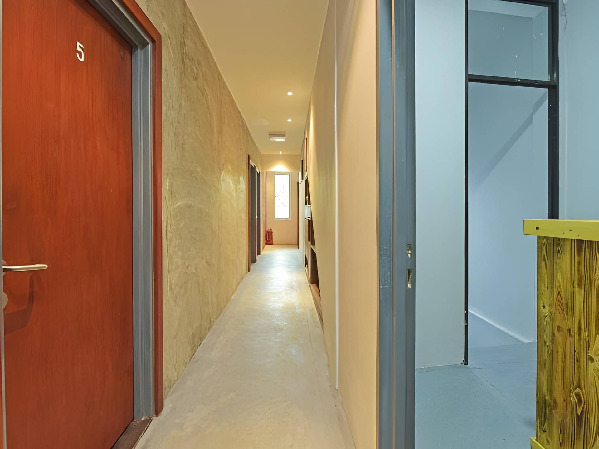 โอโย 90662 โรงแรม เดอะ 1975 โอโย 90662 โรงแรม เดอะ 1975
