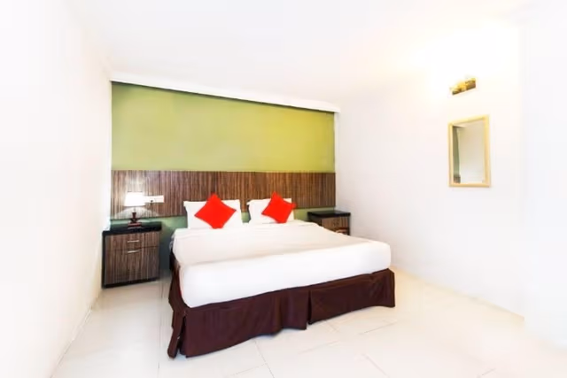 Standard King Room without Window