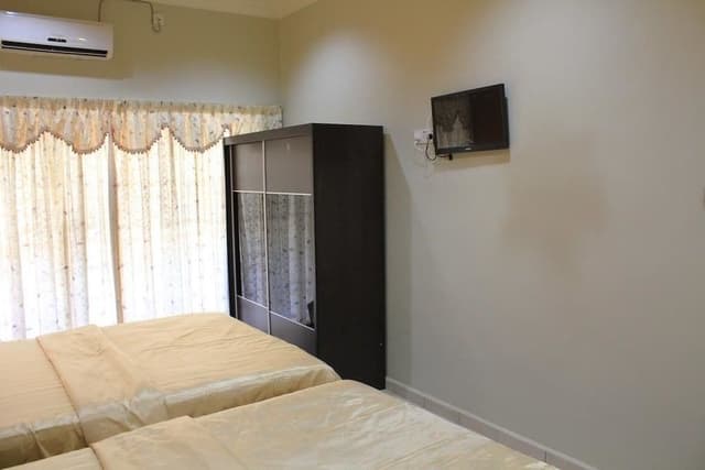 Family Room, Shared Bathroom