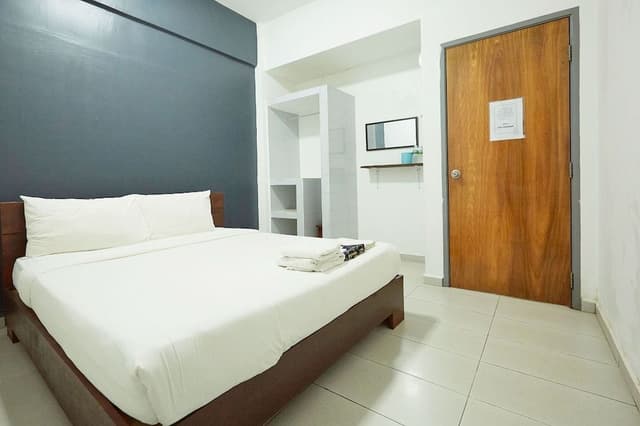 Deluxe King with balcony Sea view