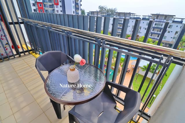 Pool View Studio with Kitchenette