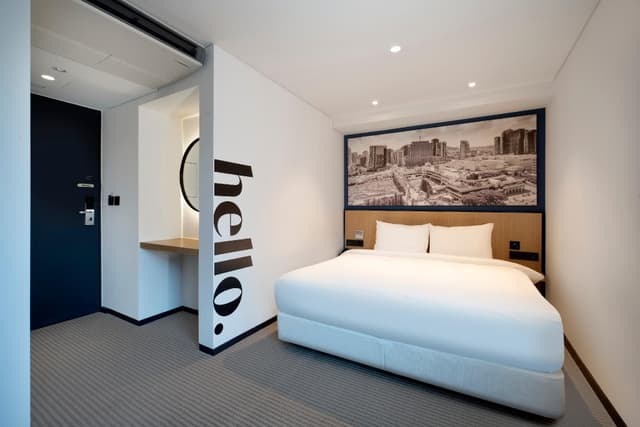 Deluxe Queen Room