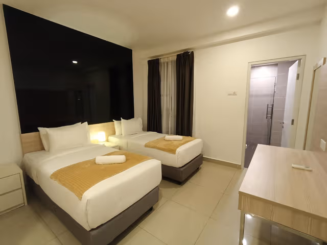 Two Bedroom Apartment with Mountain View