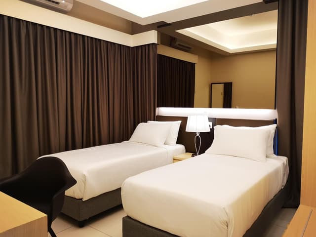 One Bedroom Suite Twin