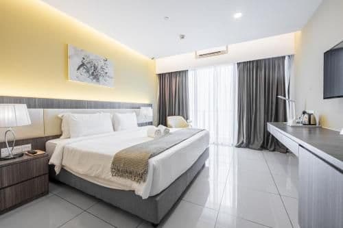 Superior King Suite