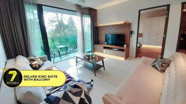 Deluxe King Suite with Balcony