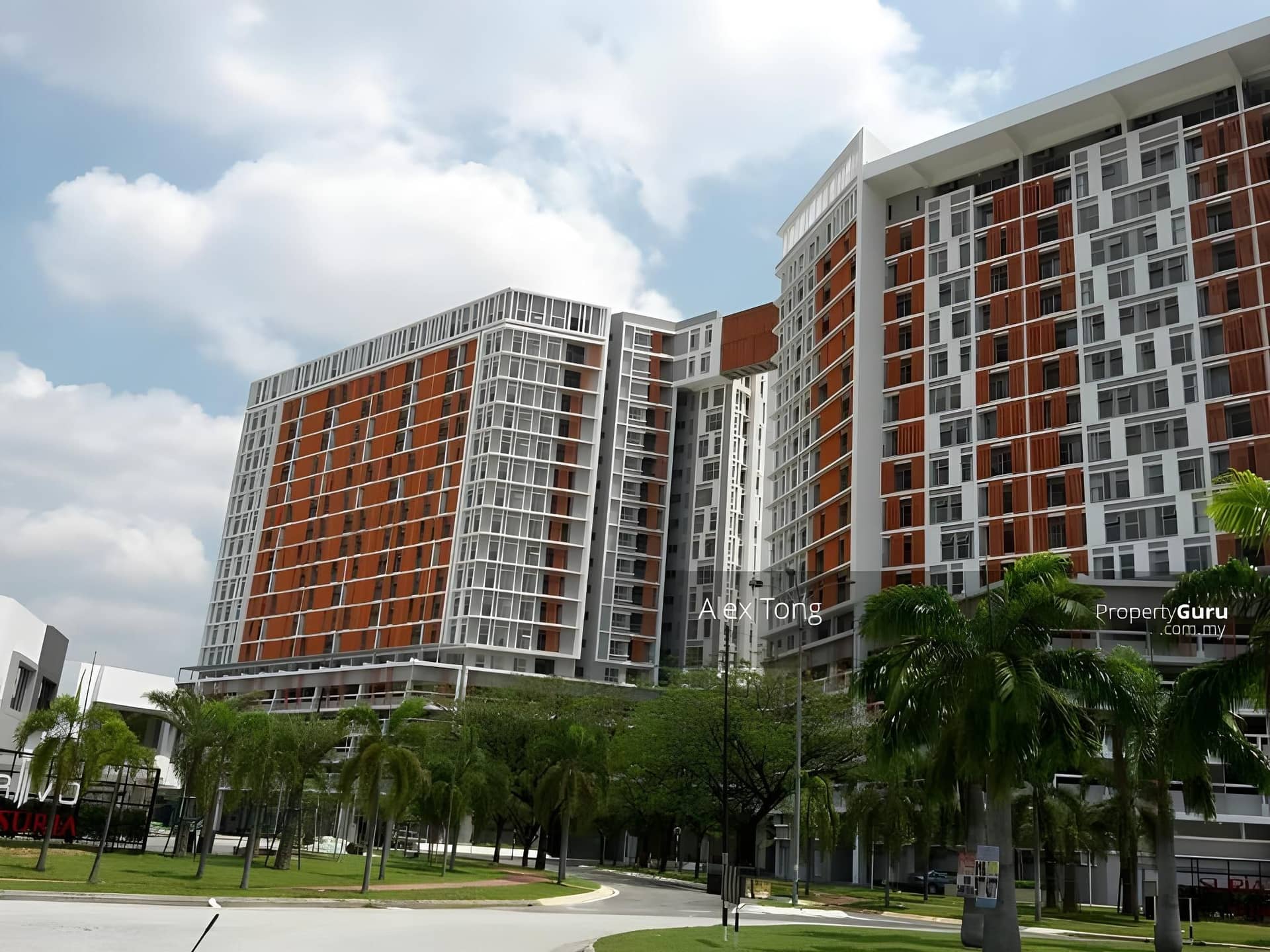 A 3-bedroom apartment with infinity pool A 3-bedroom apartment with infinity pool