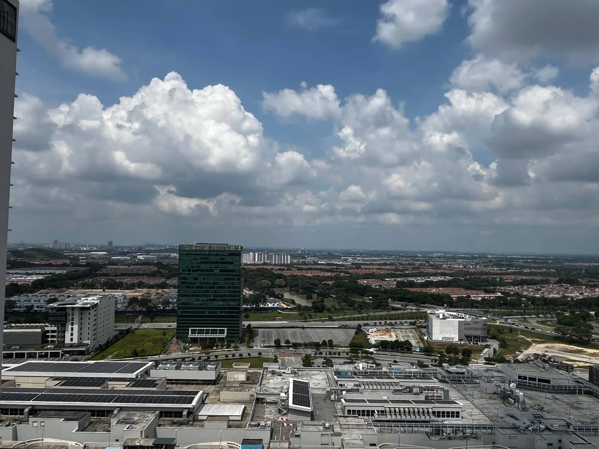Nordic Trefoil 2BR-Walk to Setia City Mall/SCCC Nordic Trefoil 2BR-Walk to Setia City Mall/SCCC