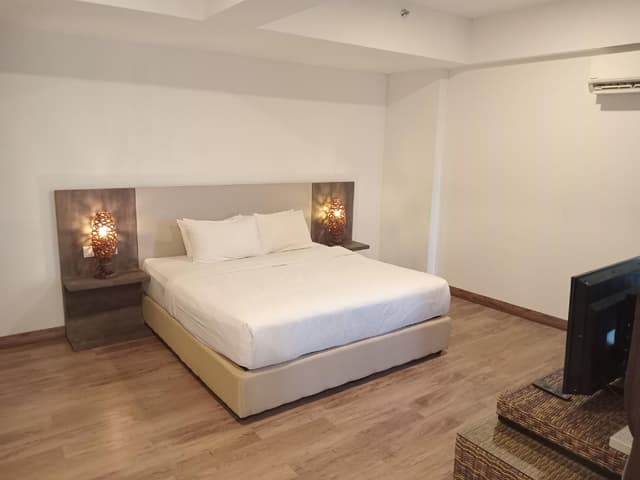 One Bedroom Apartment