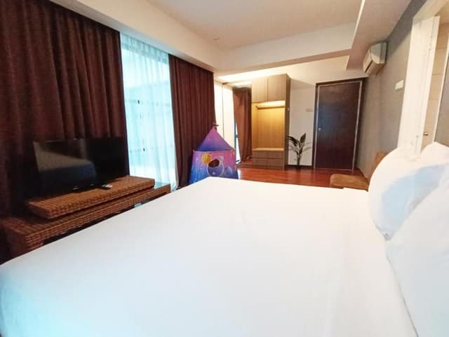 Room, 2 Bedrooms