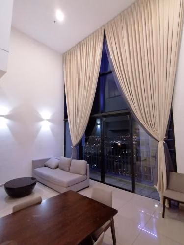 อพาร์ตเมนต์ 2 ห้องนอน 2 ห้องน้ำส่วนตัว ขนาด 1200 ตร.ม. – ไอซิตี้ (iDuplex Condo with lots of entertainments around!)3