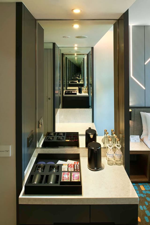 KING GUEST ROOM