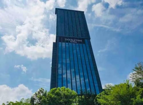 ที่พักสุดหรูระดับโรงแรม 4 ดาว พร้อมสระว่ายน้ำลอยฟ้า ในไอซิตี้ 2 (Sky pool 4 star hotel grade stay in i-City 2)0