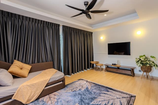 King Suite with Sofa Bed