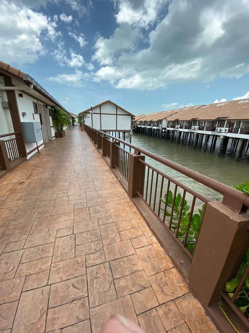 ซีเอ็มเค แอนด์ ไพรเวท วอเตอร์ ชาเลต์ (CMK and Private Water Chalet)0