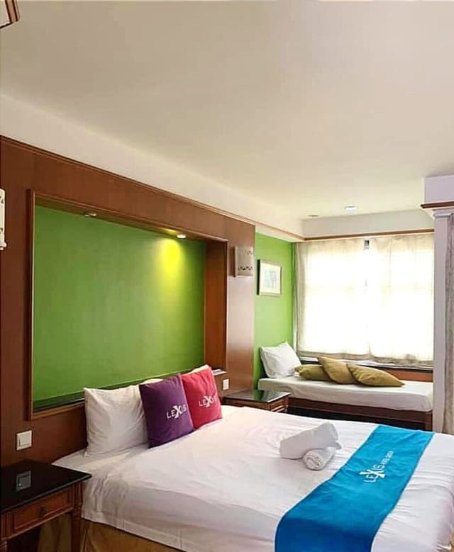 Deluxe Chalet, Partial Sea View