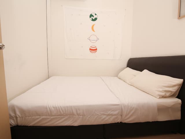 Queen Room - Non-Smoking