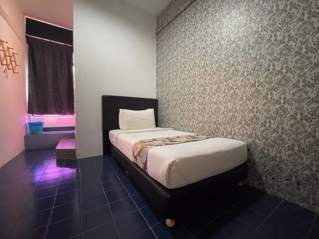 Single Deluxe Room