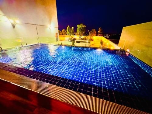 เดอะ โพเดียม กุชิง ลักชัวรี ซิกซ์แพ็กซ์ ทรีบีอาร์ เอชฟลอร์ (The Podium Kuching Luxury 6pax 3BR HFloor)2