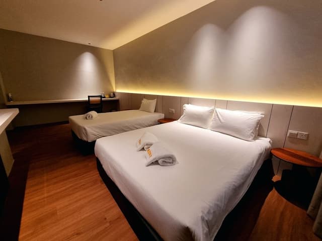 Deluxe Triple Room, City View